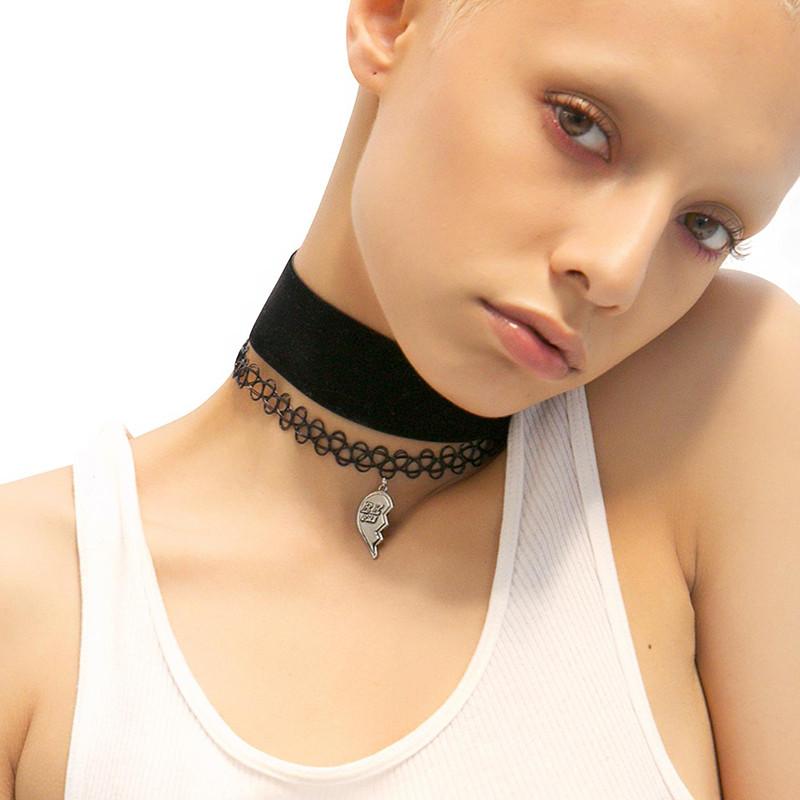 Large Velvet Chocker